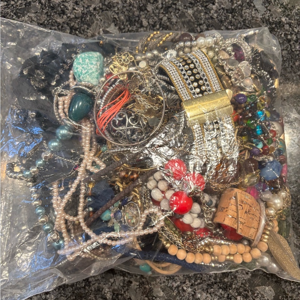 4+ Elegant Mixed Color Wearable Jewelry
